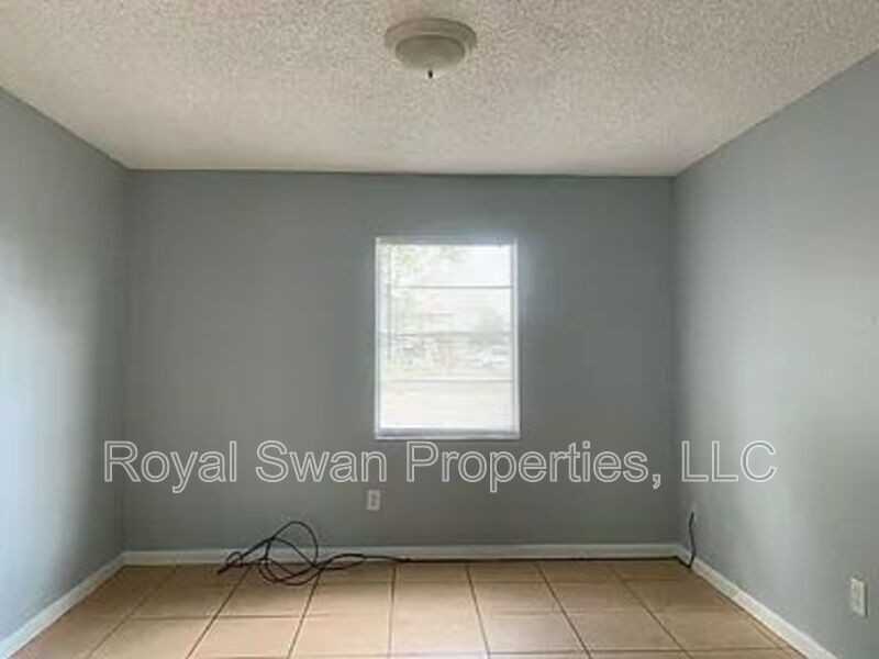 120 Rebecca Ln - Photo 7 of 15