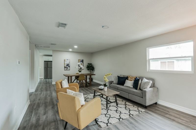 224 Singleton Ave - Photo 3 of 17