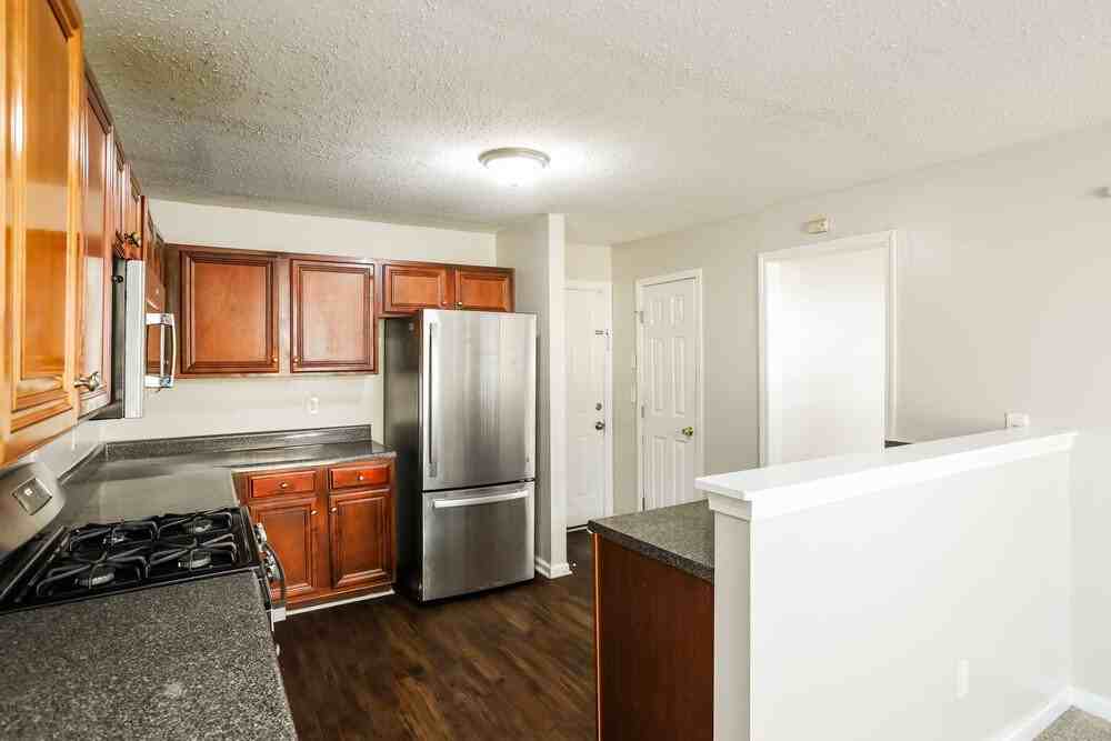 1006 Rolling Meadows Rd - Photo 7 of 17