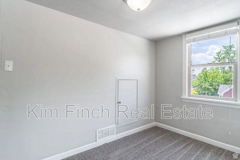 289 Eastsouth - Photo 2 of 20