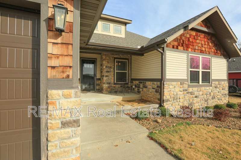 1000 Peak St - Photo 6 of 47