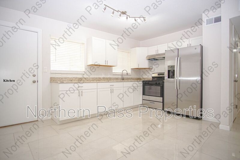 4920 Alps Dr - Photo 5 of 26