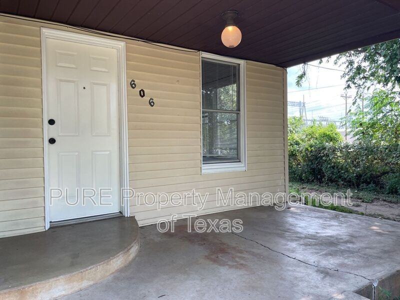 606 Mesquite St - Photo 2 of 27