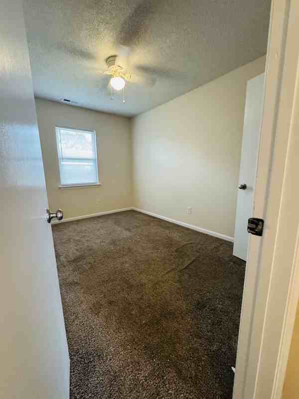 3027 Adams Blvd - Photo 4 of 10