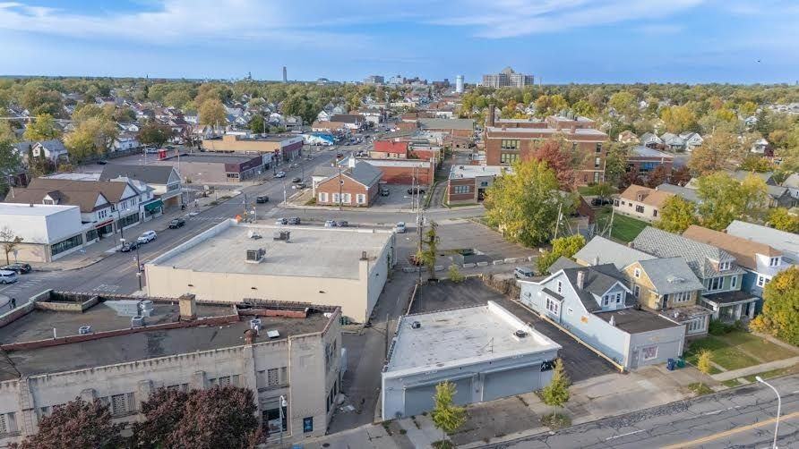 1130 Kensington Avenue - Photo 6 of 11