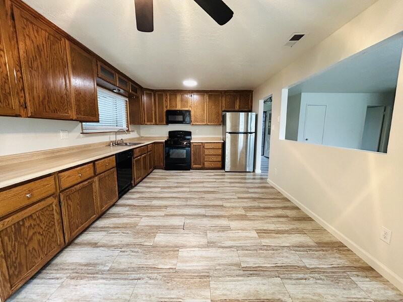 2213 North Cirby Way - Photo 5 of 35