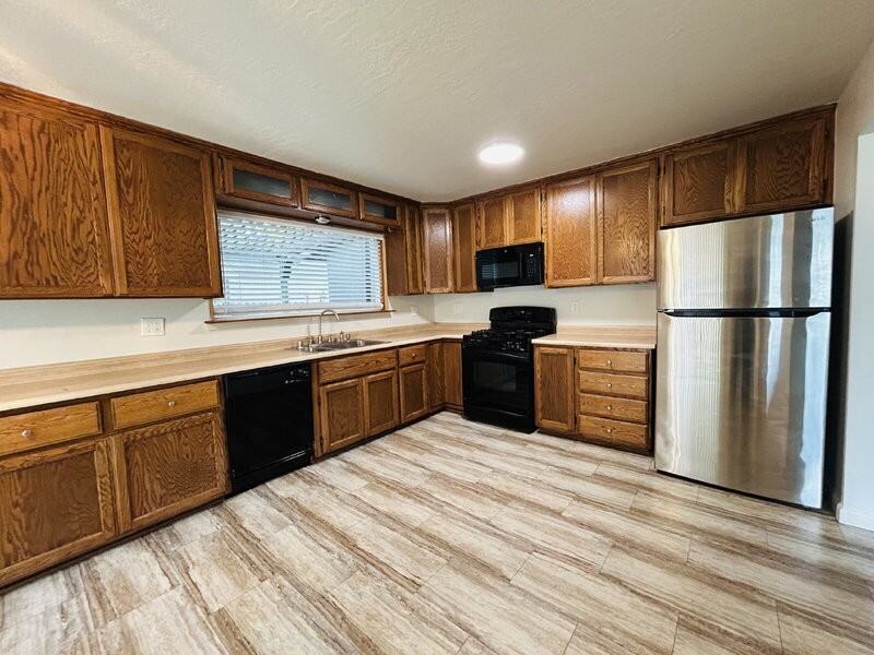 2213 North Cirby Way - Photo 6 of 35