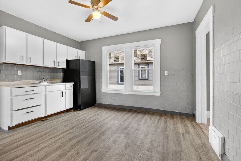 4118 E 64th St - Photo 3 of 15