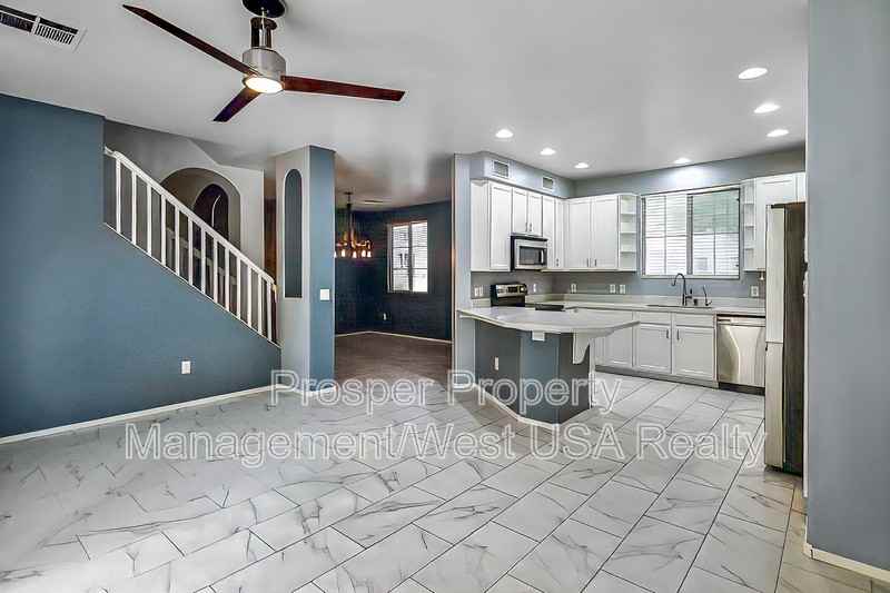 207 West Mountain Sage Drive - Photo 5 of 20