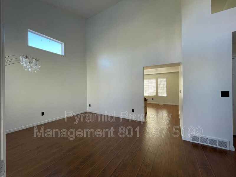 4111 Ws #FULL - Photo 4 of 47