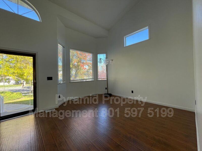 4111 Ws #FULL - Photo 5 of 47