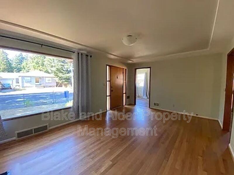 6410 Ne 33rd Ave - Photo 5 of 18