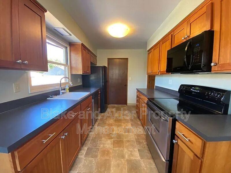 6410 Ne 33rd Ave - Photo 7 of 18