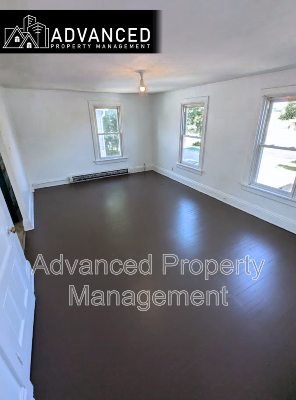 1644 Charles Street - Photo 4 of 6