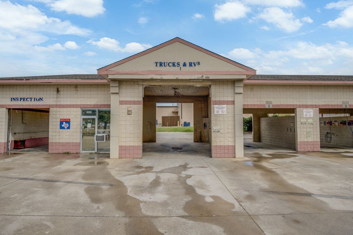 2520 S Bardin rd - Photo 2 of 7