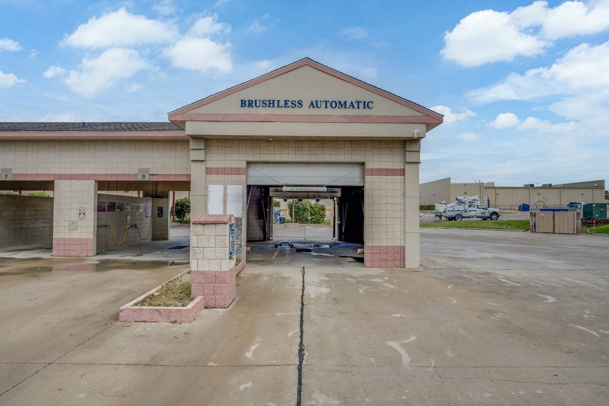 2520 S Bardin rd - Photo 6 of 7