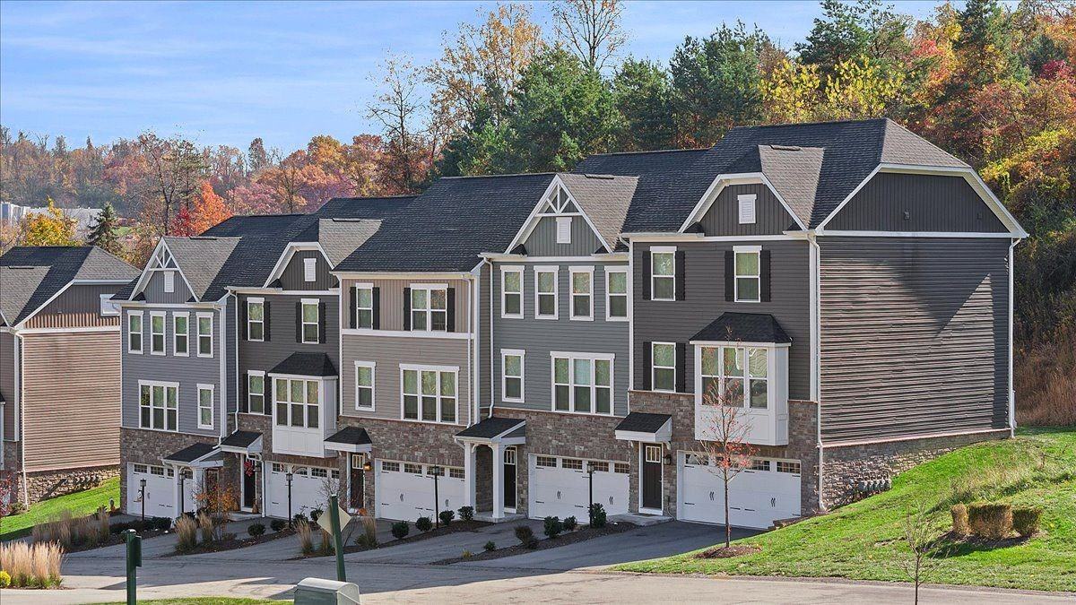 301 Plaza Drive - Photo 2 of 22