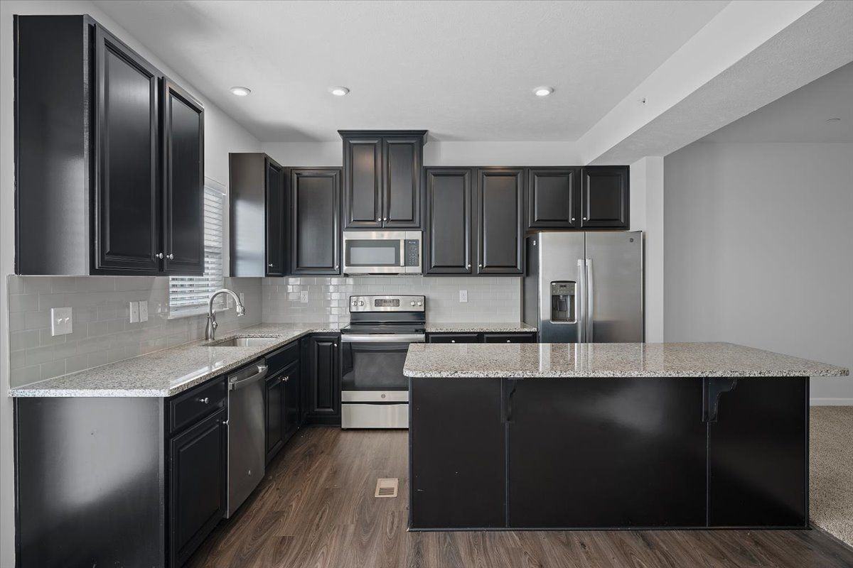 301 Plaza Drive - Photo 5 of 22