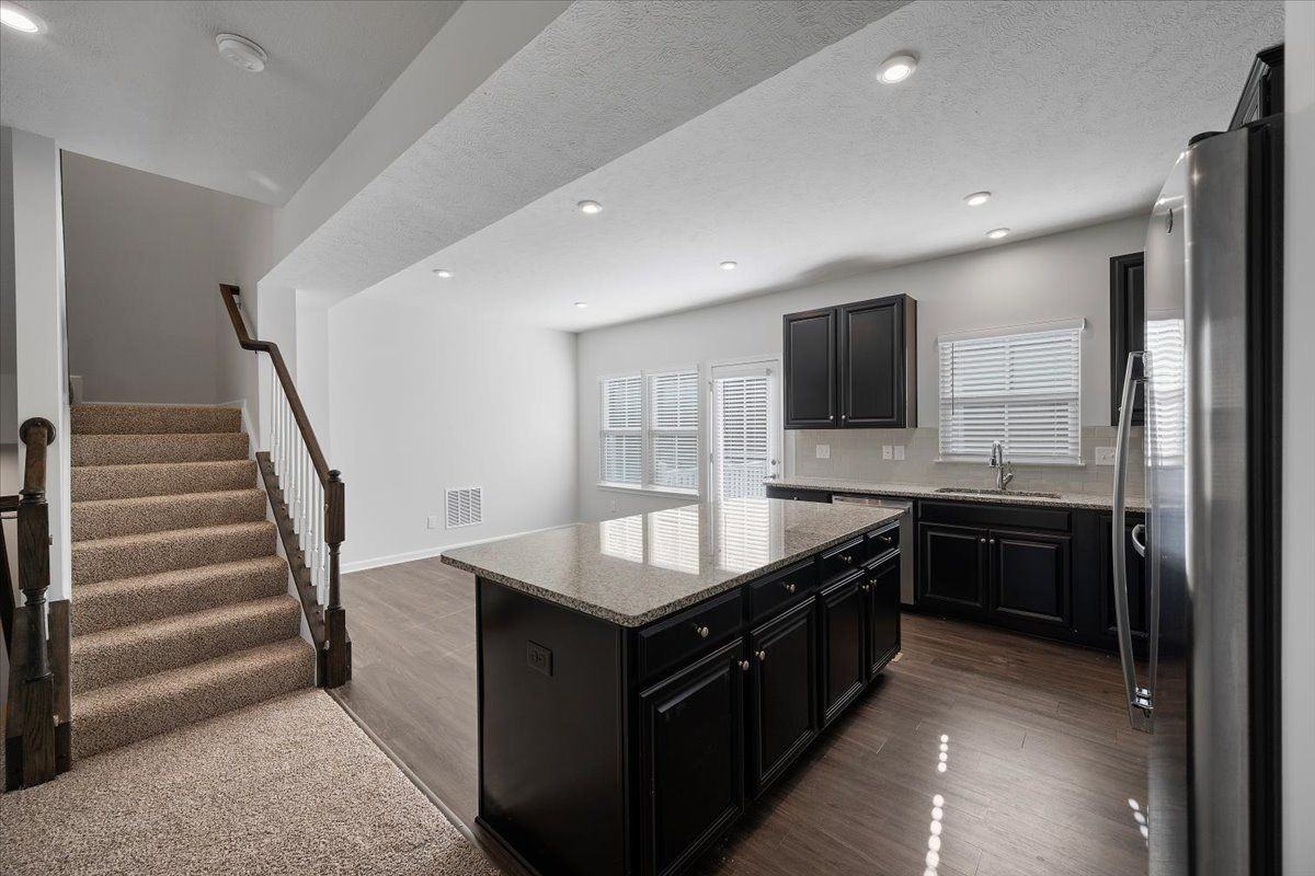 301 Plaza Drive - Photo 7 of 22