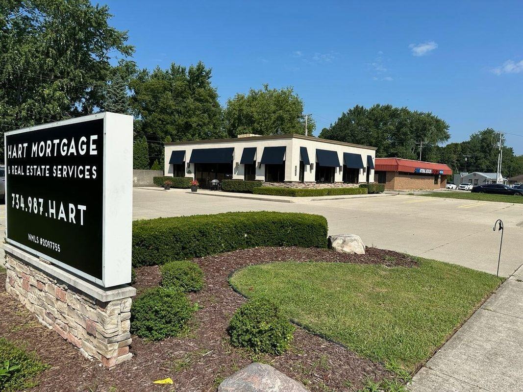 15619 Farmington Road - Photo 2 of 7