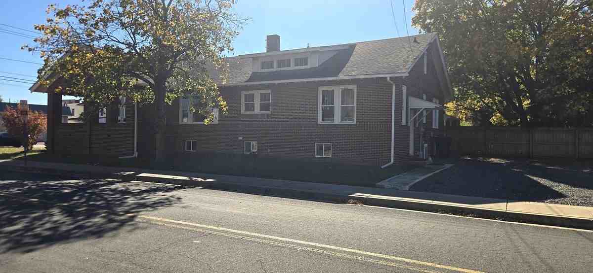 1110 North Division Street - Photo 3 of 25