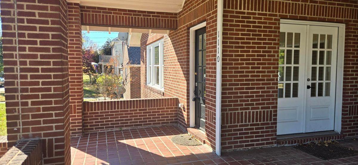 1110 North Division Street - Photo 5 of 25