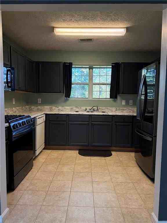 2228 Asquith Avenue Southwest - Photo 6 of 14