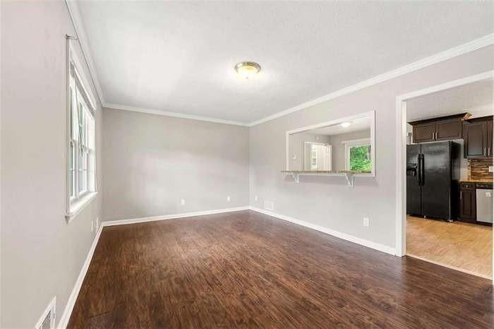 3027 Lakeridge Drive Southeast - Photo 2 of 18