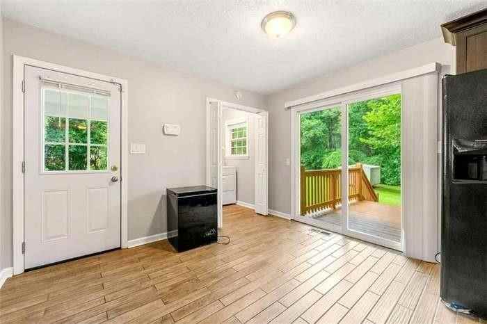 3027 Lakeridge Drive Southeast - Photo 5 of 18