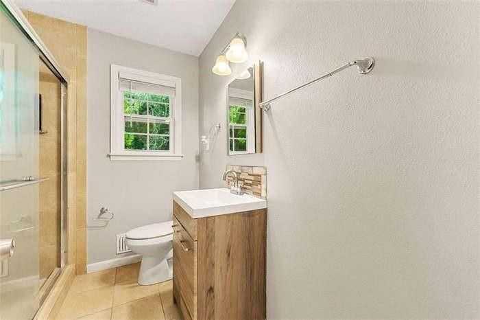 3027 Lakeridge Drive Southeast - Photo 7 of 18