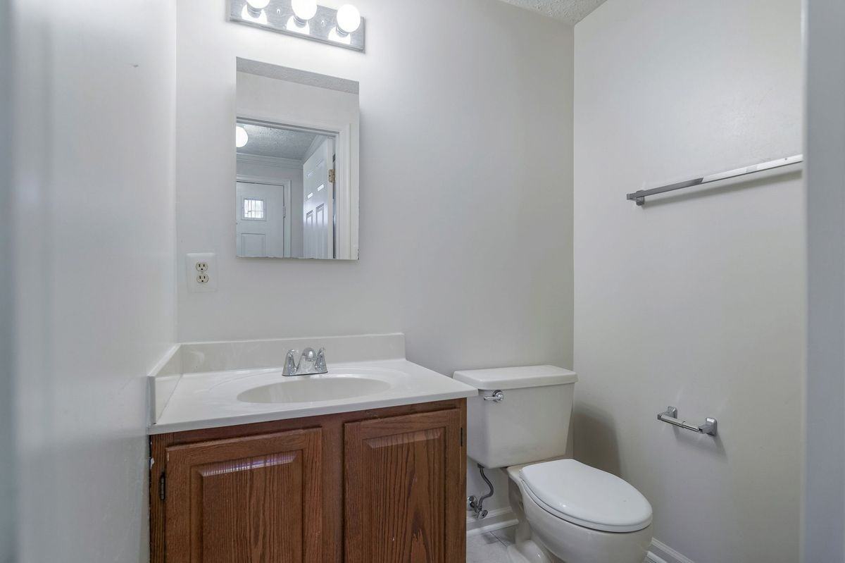 3855 Sunny Brook Court - Photo 3 of 45