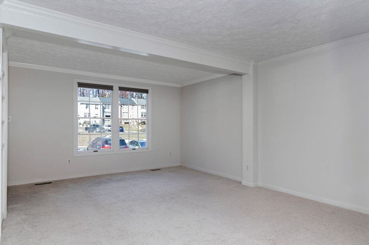 3855 Sunny Brook Court - Photo 7 of 45