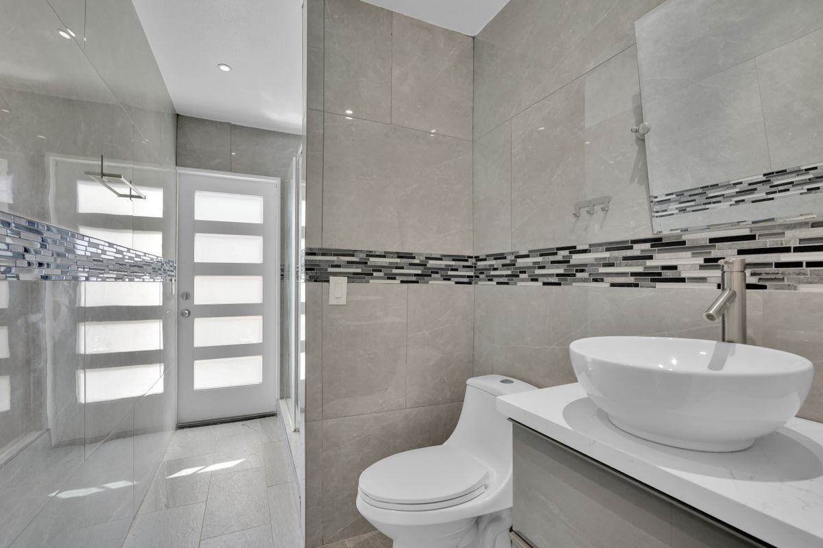 20111 Lakemore Drive - Photo 5 of 16