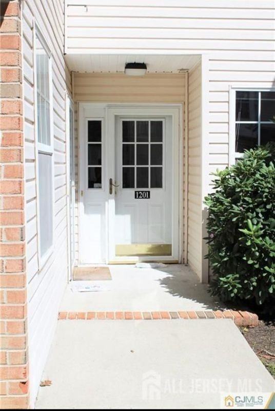 1201 Plymouth Road - Photo 3 of 14