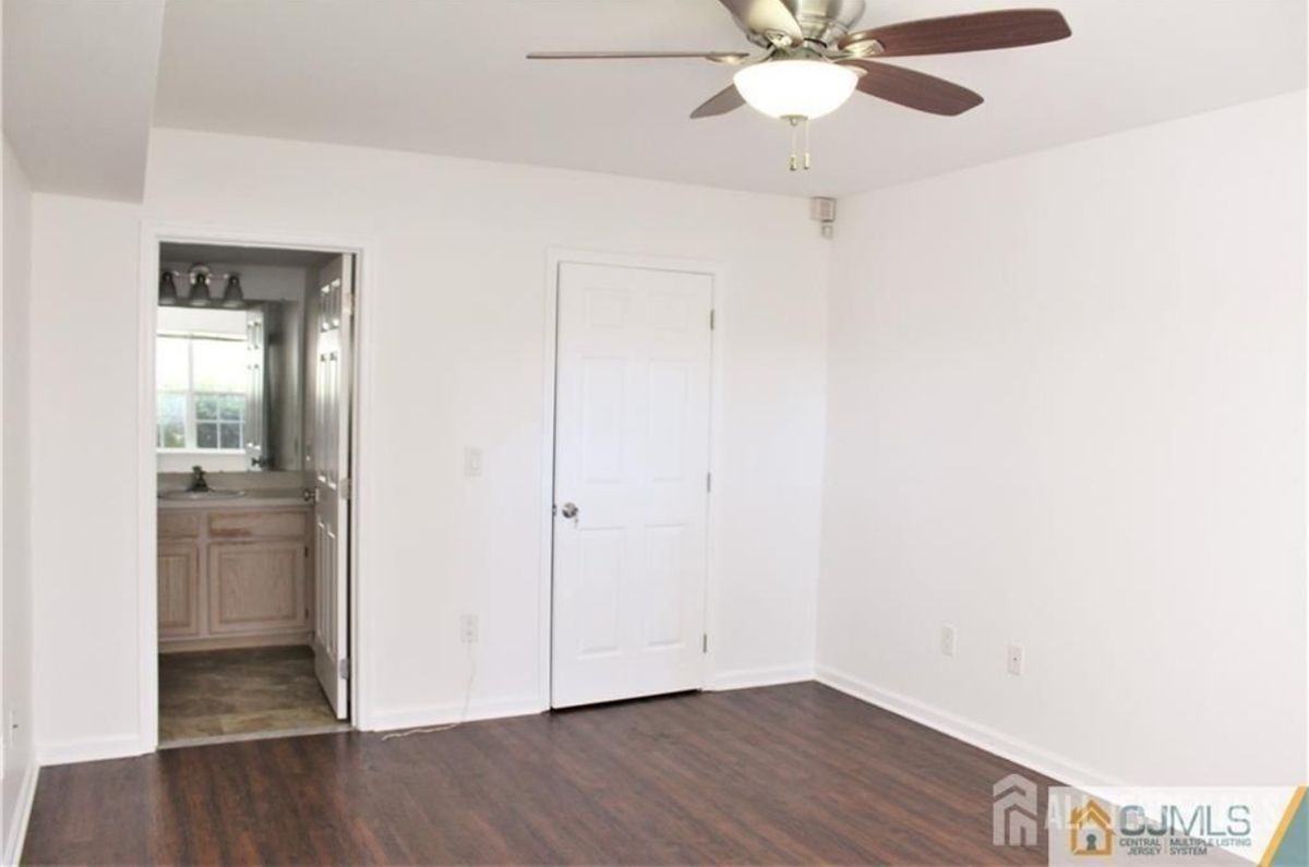 1201 Plymouth Road - Photo 4 of 14