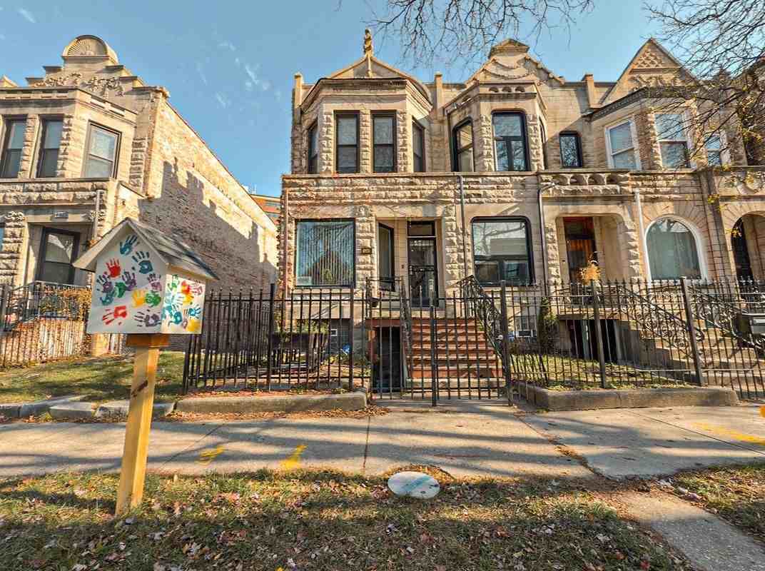 4925 South Champlain Avenue ##2 - Photo 2 of 4