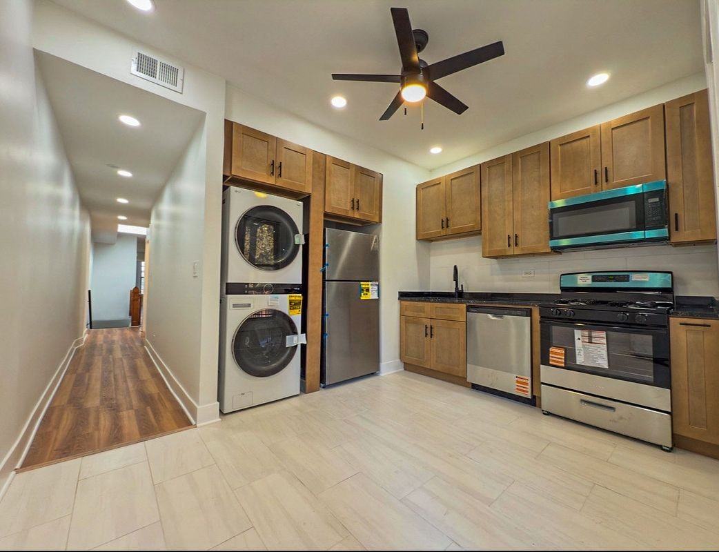 4925 South Champlain Avenue ##2 - Photo 3 of 4