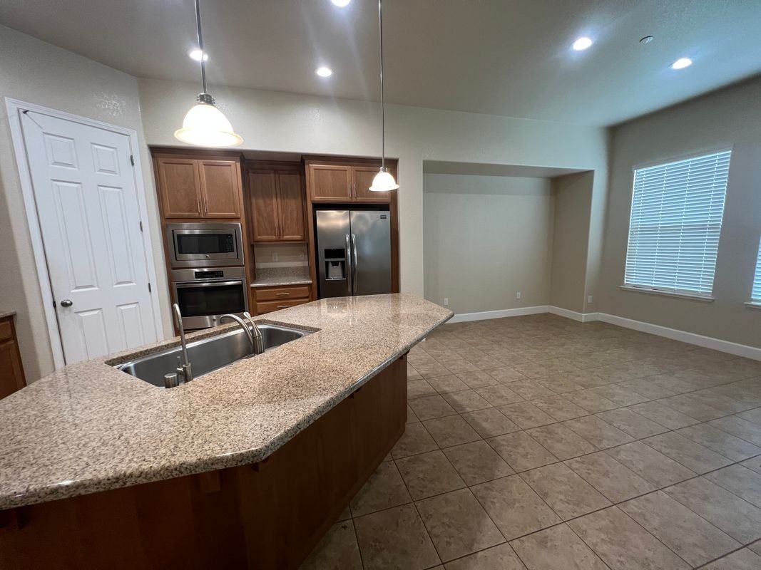 1023 Harvest Mill Dr - Photo 5 of 6