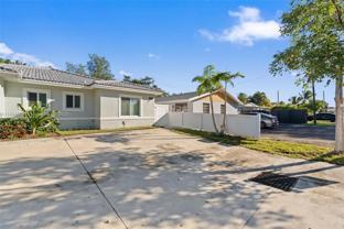 6035 Southwest 40th Court - Photo 1 of 1