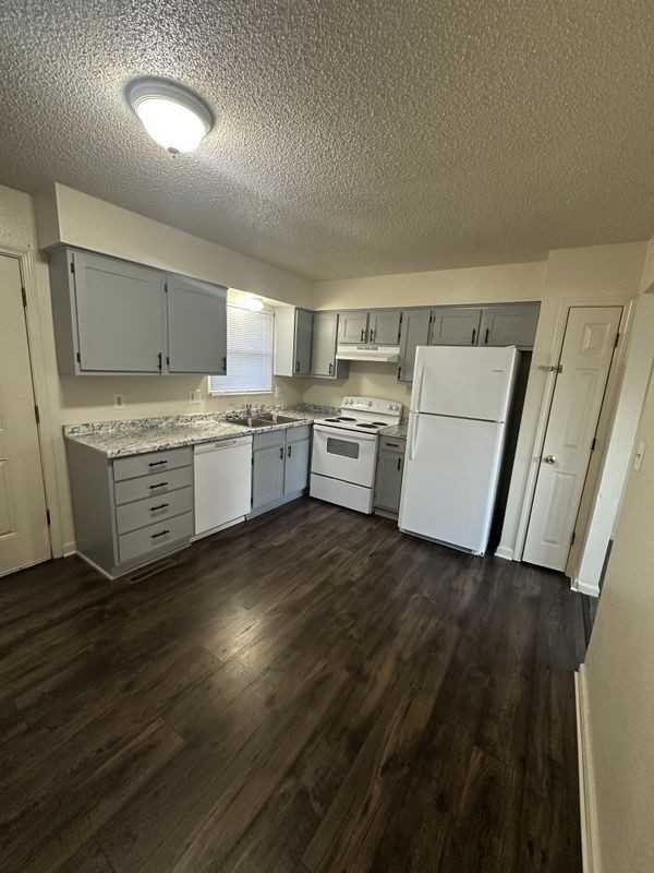 3237 North 84th Terrace - Photo 2 of 19