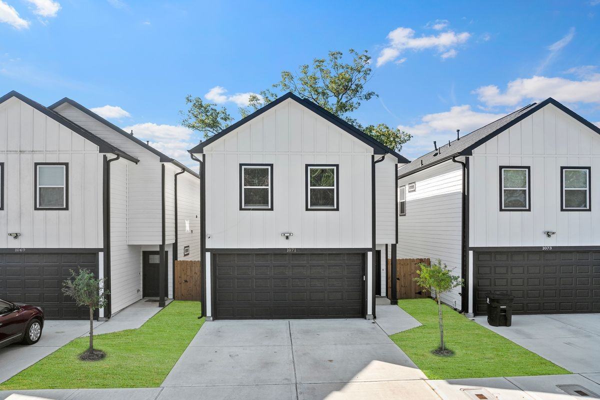 1071 Saint Clair Street