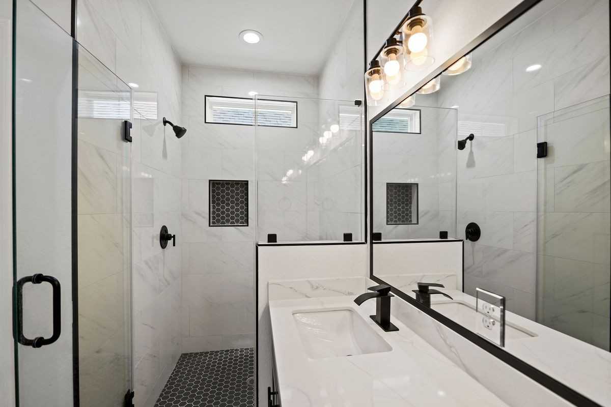 1071 Saint Clair Street - Photo 3 of 32