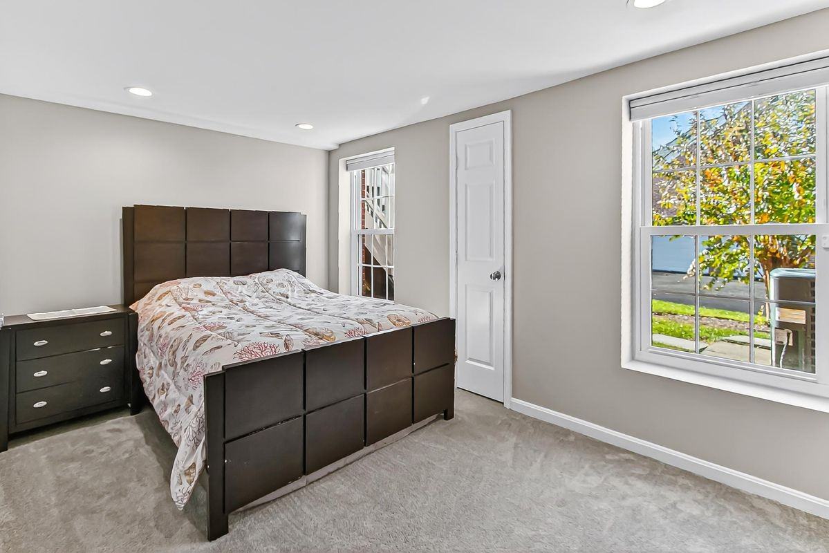 1300 Pinstripe Court - Photo 2 of 28