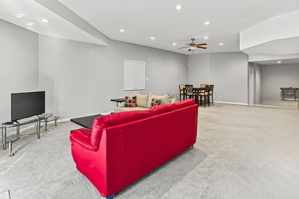 1300 Pinstripe Court - Photo 3 of 28