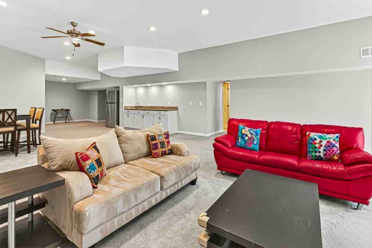 1300 Pinstripe Court - Photo 4 of 28