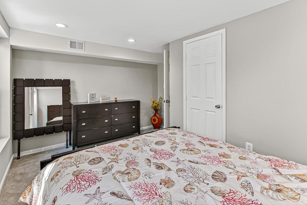 1300 Pinstripe Court - Photo 6 of 28