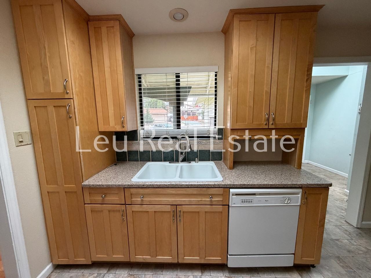 108 Montrose Court #NA - Photo 2 of 9