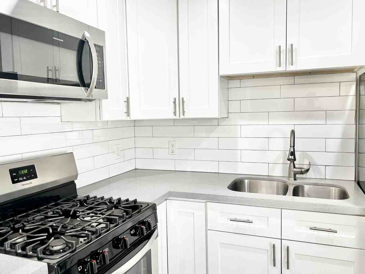 4223 North 26th Street #7 - Photo 5 of 31