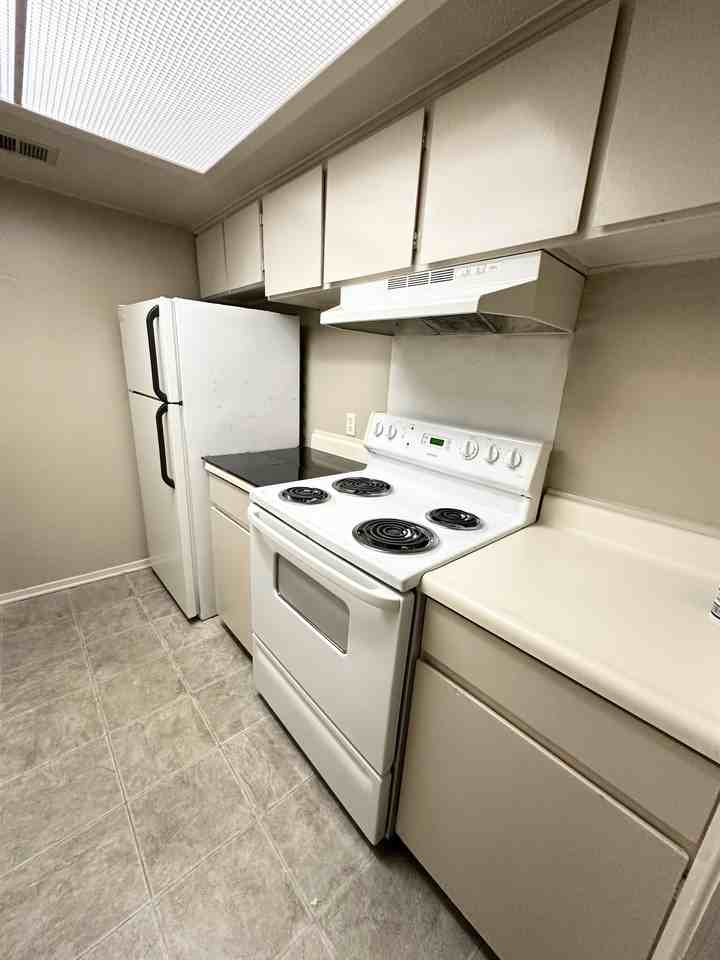 3121 Johnston St #229 - Photo 4 of 10