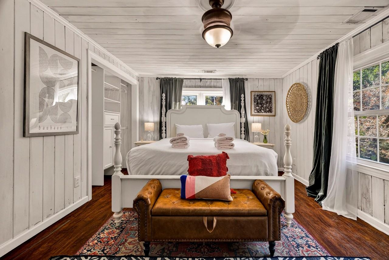 1106 E 52nd St #NA - Photo 7 of 17